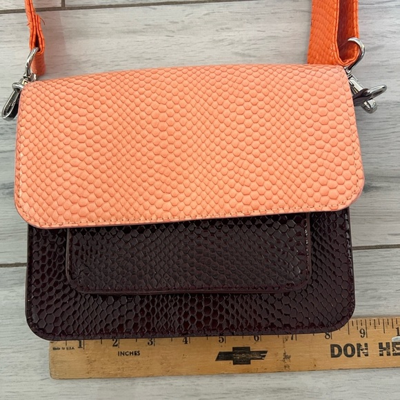 Hvisk Vegan Leather Bag Burgundy Orange Pink Boho Chic Crocodile Adjustable - Picture 4 of 13
